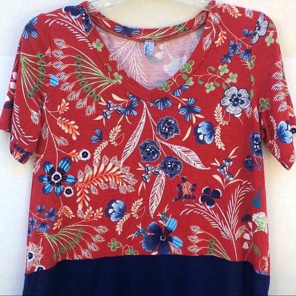 Freeloader Womens size small relaxed fit Floral Short Sleeve Red blue casual tee - Picture 3 of 7